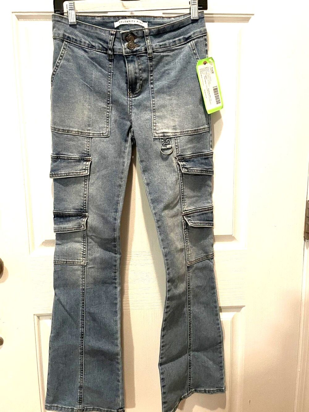 Celebrity Pink Mid Rise Flare jeans with pockets  Size 26